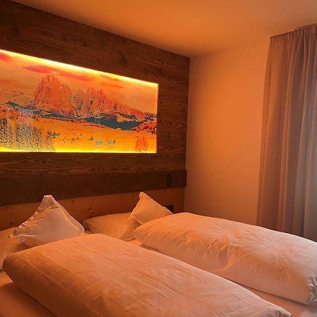 A Sosta Apartment Selva di Val Gardena Bagian luar foto